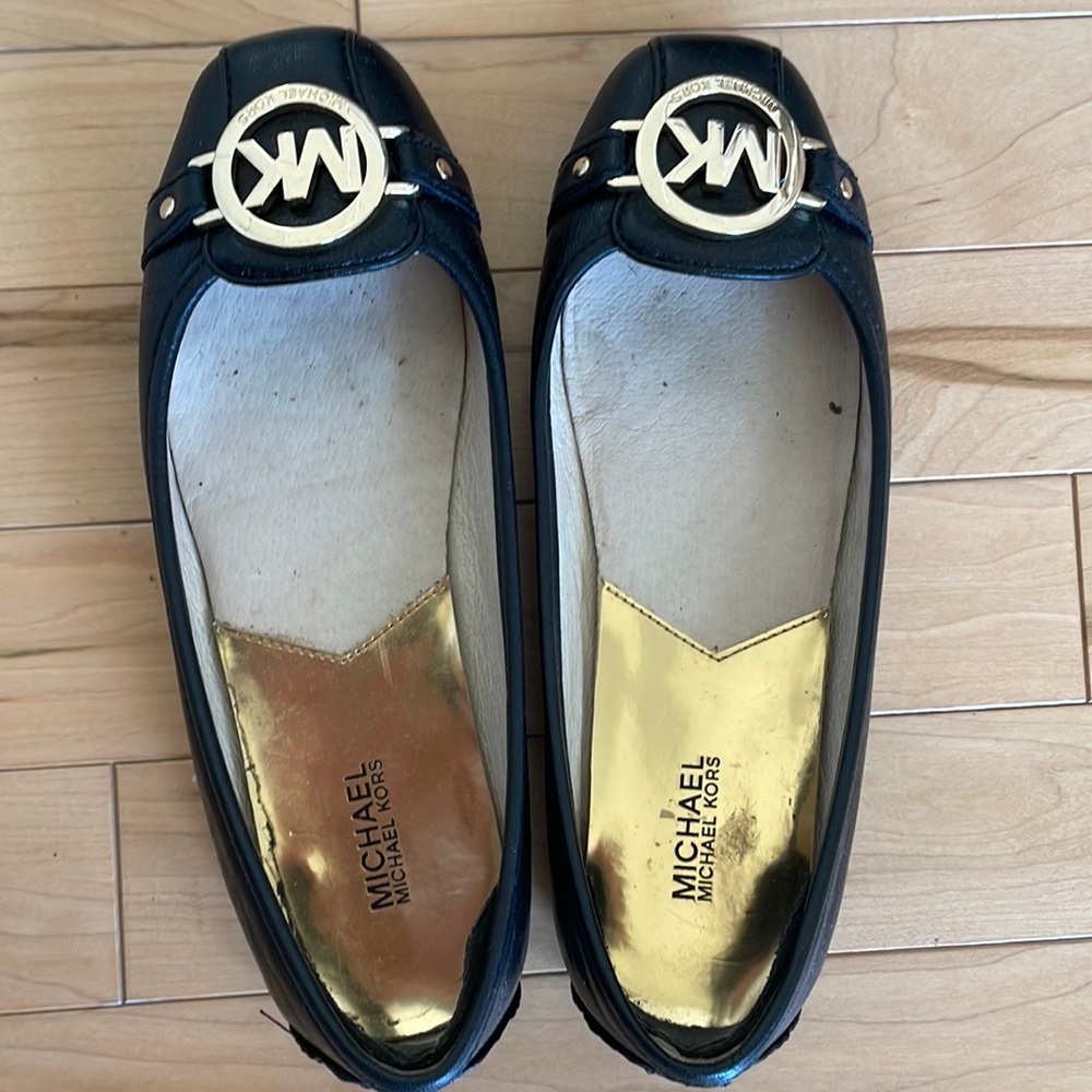 Black Michael Kors flat size 5M